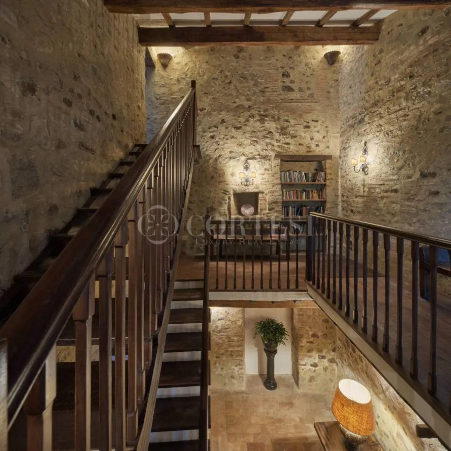 Pièces - Restored Medieval Village with Chapel in Umbertide