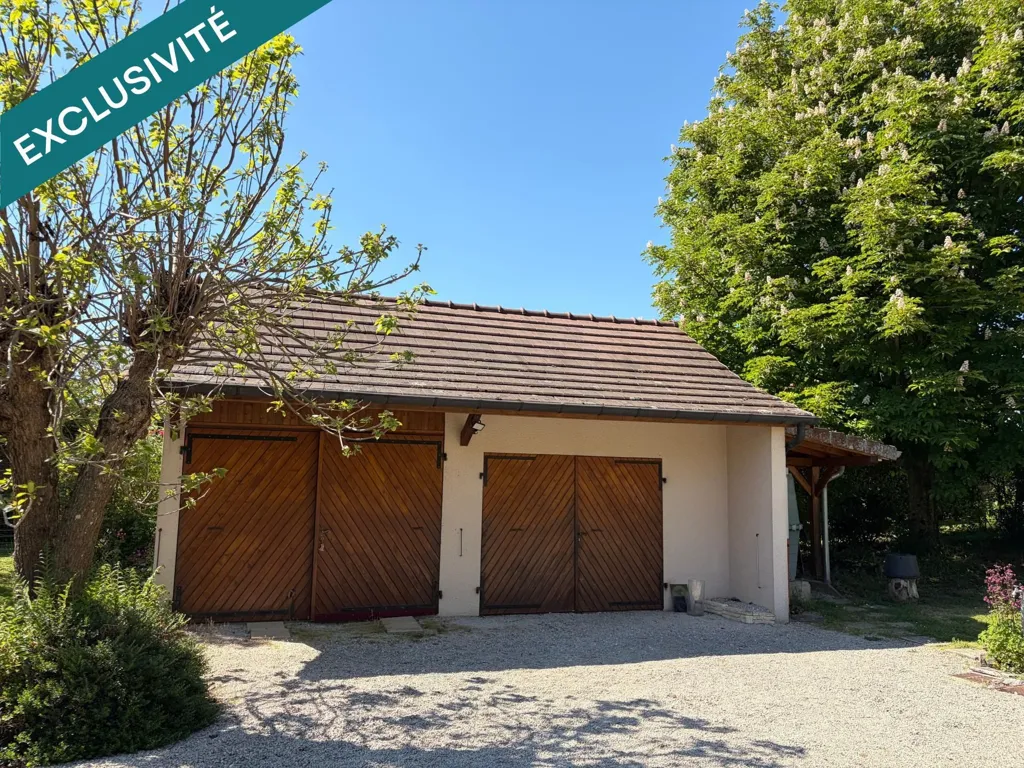 Extérieur - Maison avec Garage Double et Jardin à Chapelle-Voland