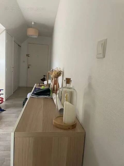 Esik - 3-Bed Flat with West Terrace in Vannes