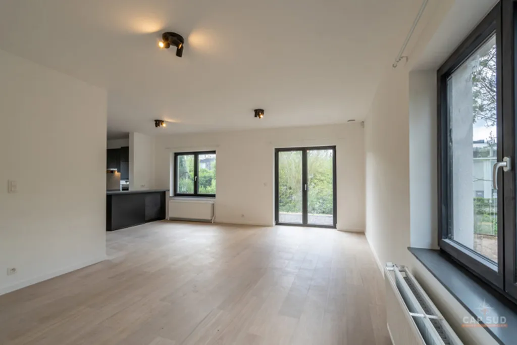 Living Room - Bright House with South Terrace in Waterloo