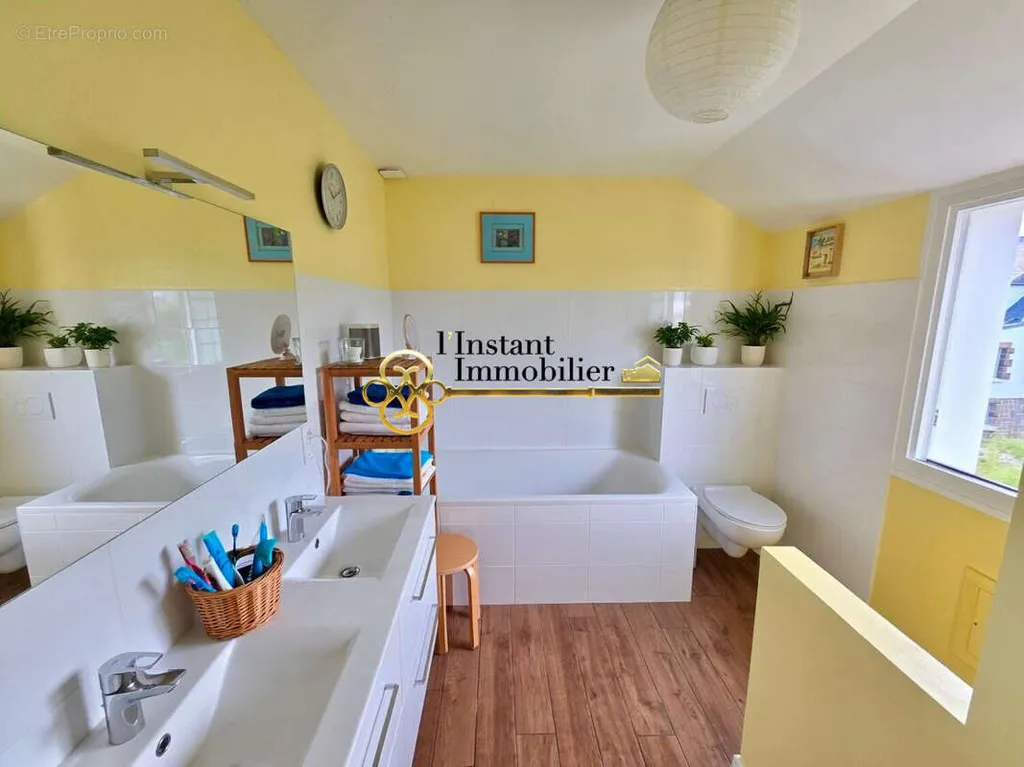 Bagni - Renovated House with Sea View in Carantec