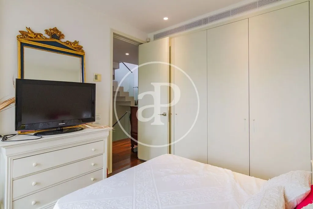 Magamistoad - Luxury Villa with Pool in Chamartin, Madrid