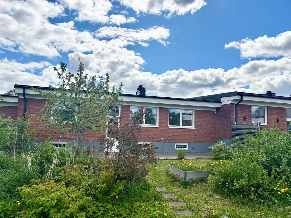 Rustic Chain House near Umeå University