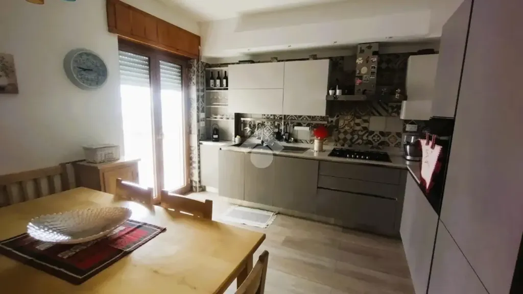 Cuisine - Spacious Apartment with Balcony in Castrolibero