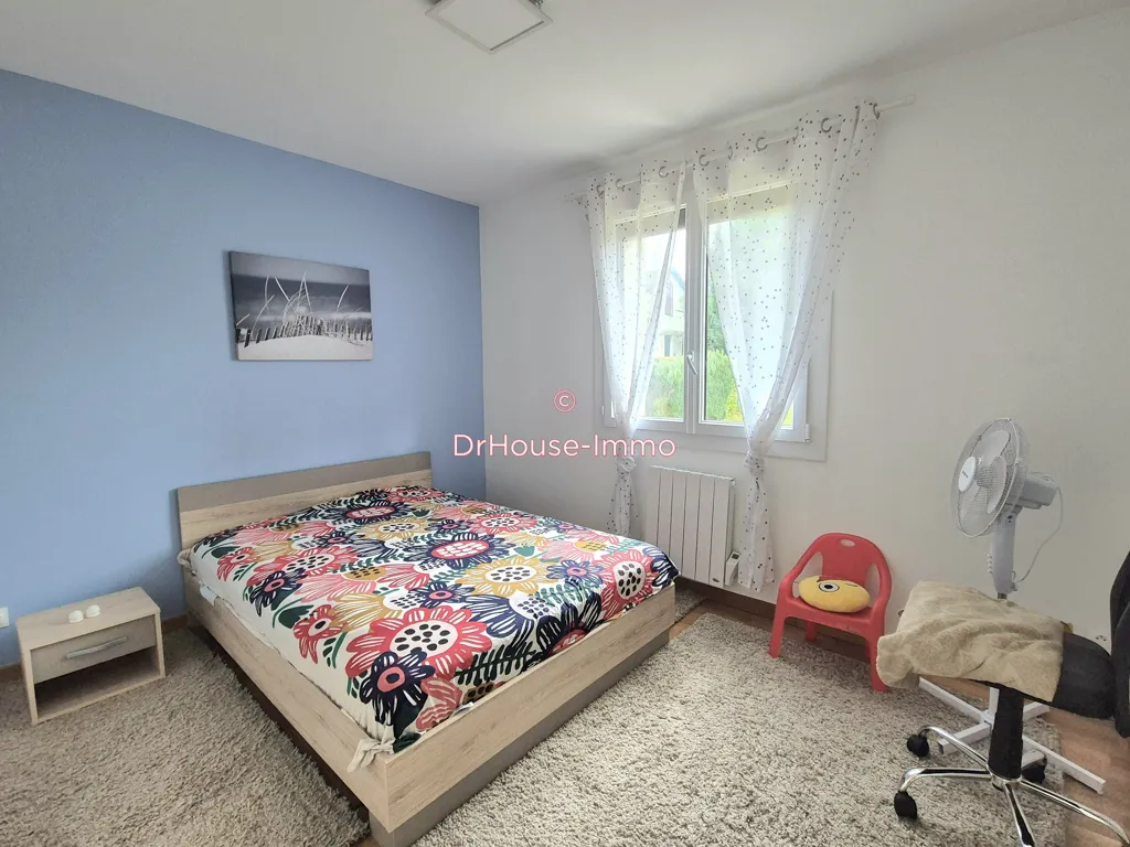 Bedrooms - Spacious House with Garden in Saint-Rémy