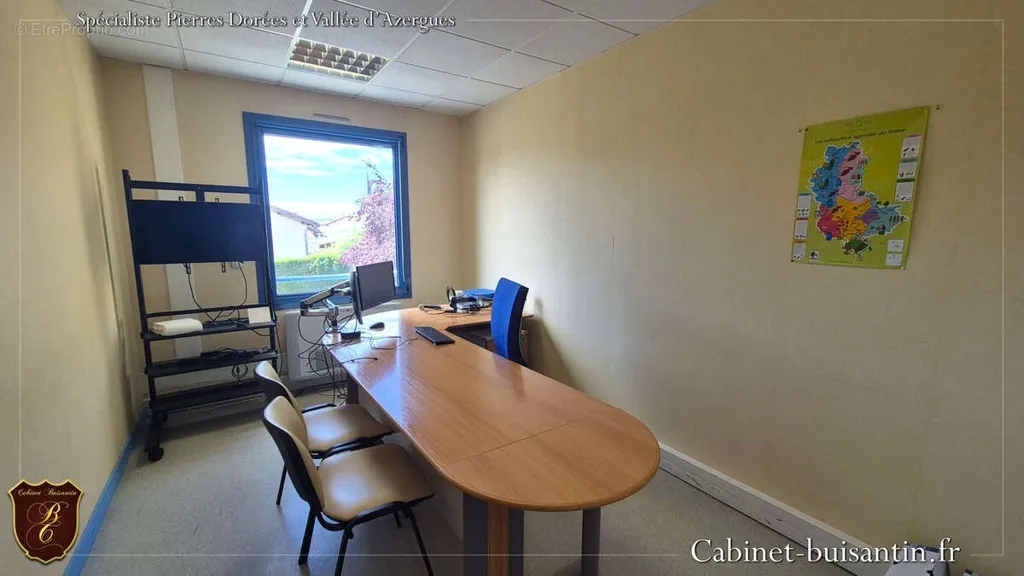 Studio - Office Building in Village Centre, Le Bois d'Oingt