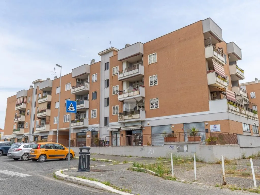 Välivaade - 3-Bedroom Apartment with Balcony in Settecamini