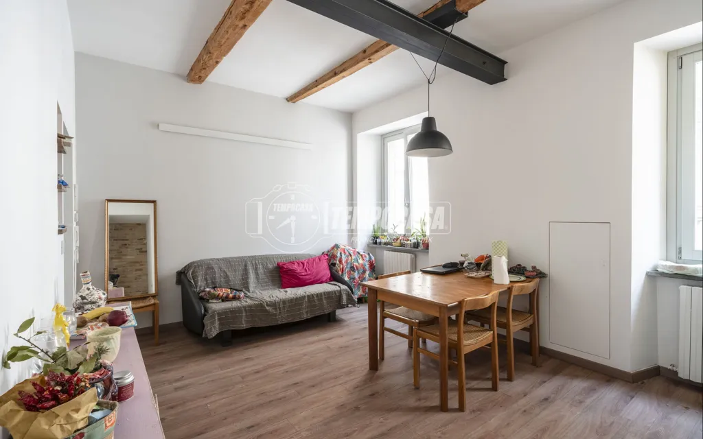 Elutuba - Rustic Apartment with Frescoed Ceilings in Macerata