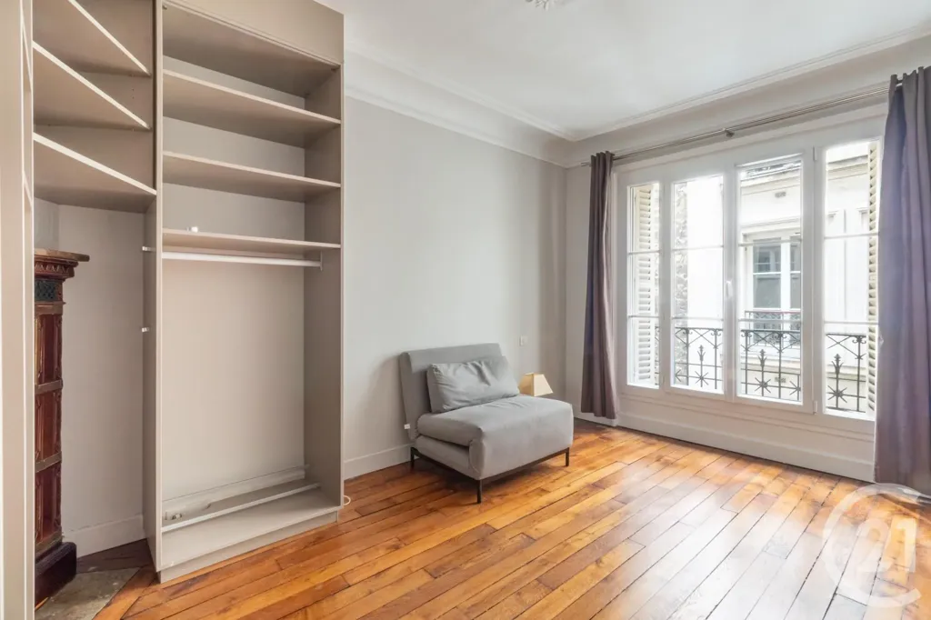 Séjour - Appartement Parisien avec Balcon aux Batignolles