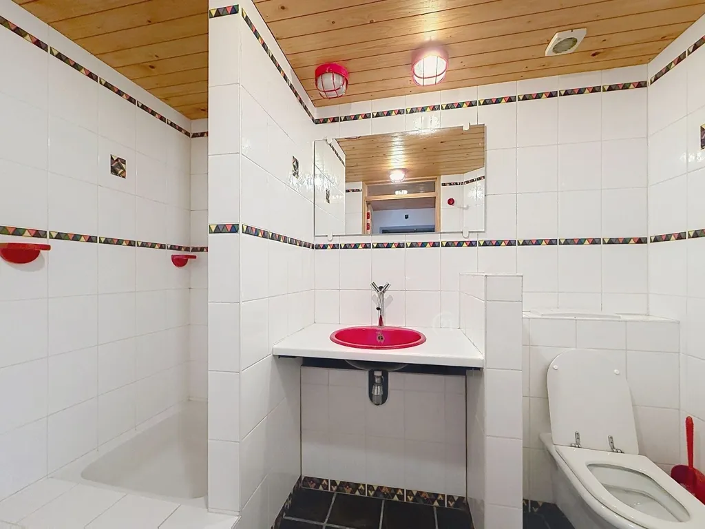 Salles de bain - Maison de Caractère avec Grange à Bossière, Mettet