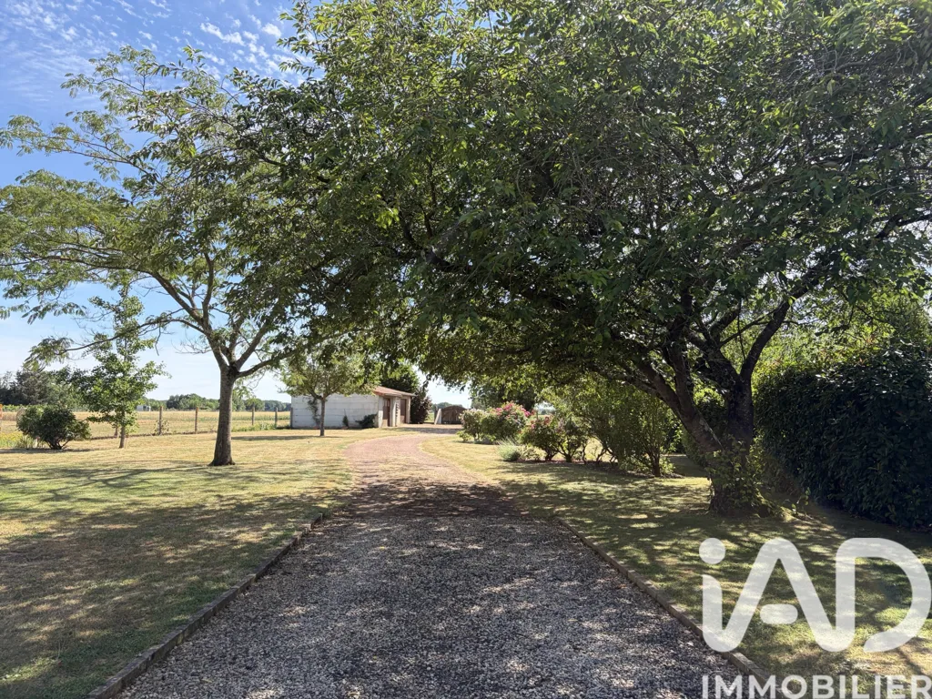 Aed - Well-Maintained House with Garden in Barroux