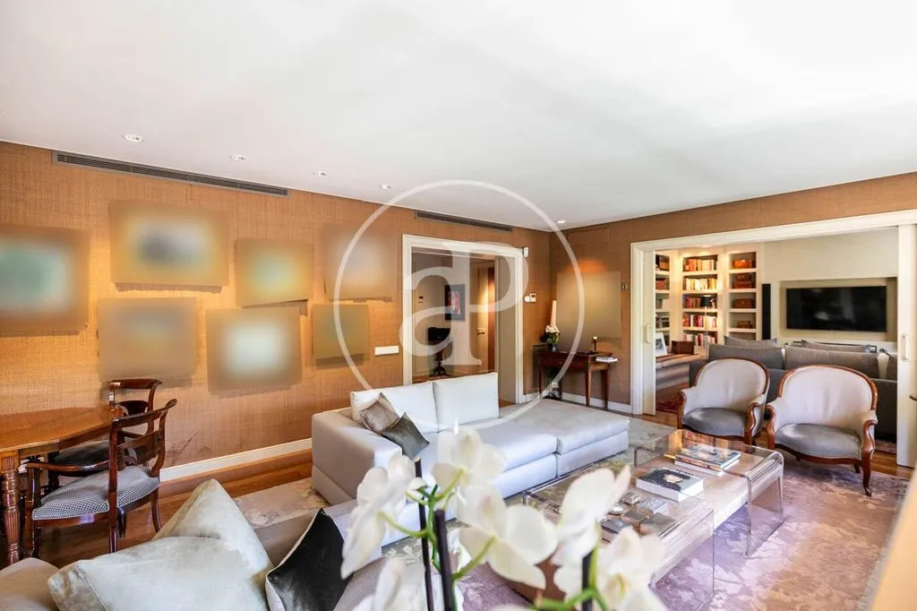 Séjour - Luxury Apartment with 24/7 Concierge in Tres Torres