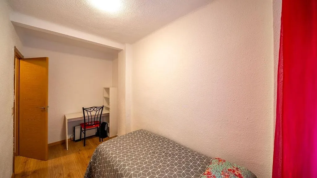 Magamistoad - 3-Bedroom Flat with Central Location in Alcorcón