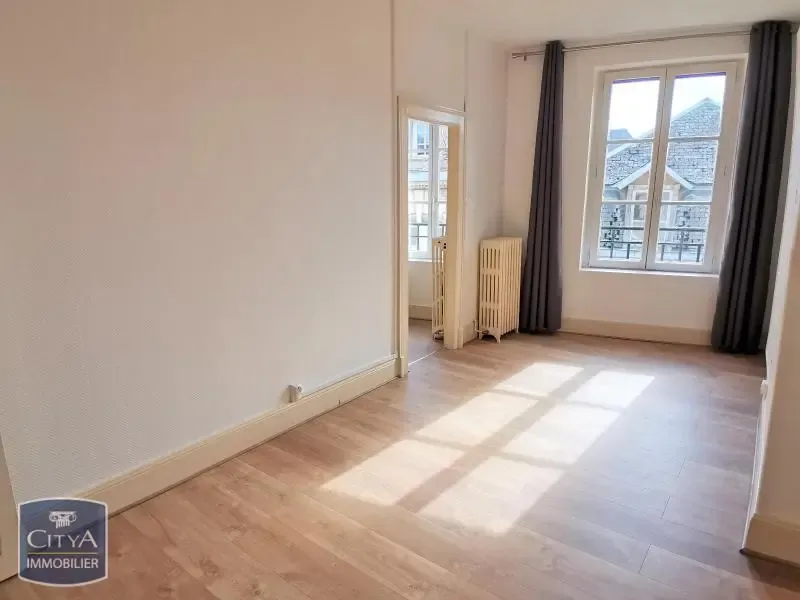 Pièces - Appartement T3 avec Garage au Centre de Laon