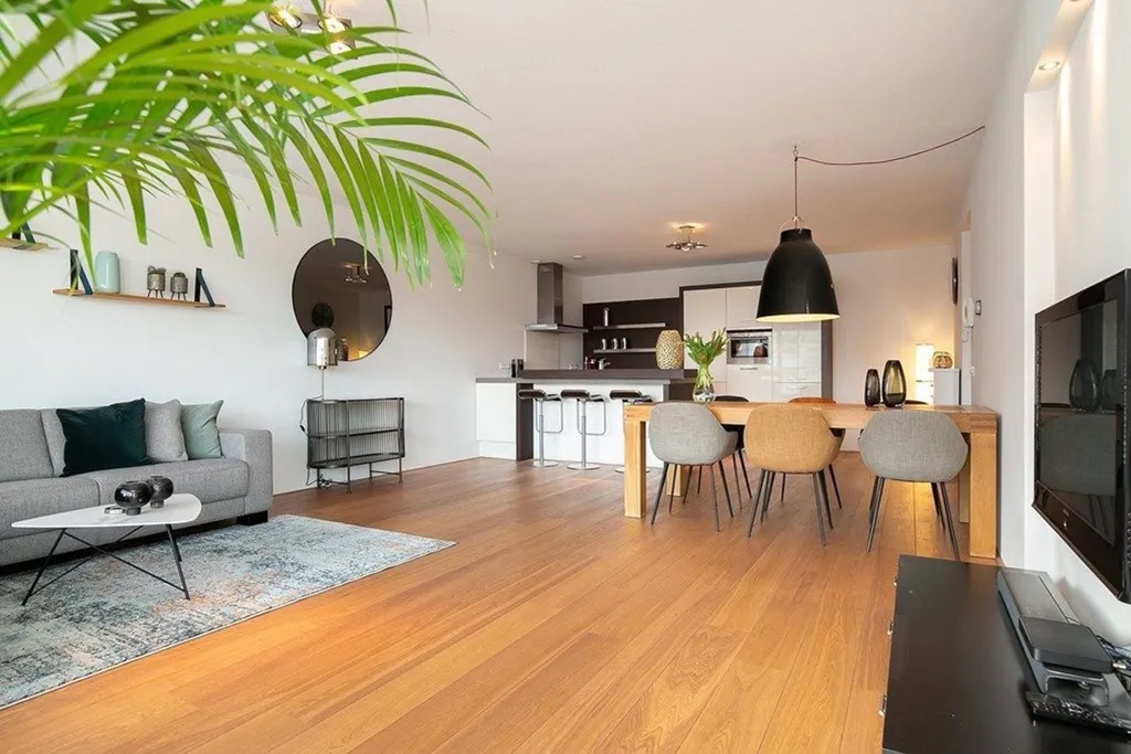 Elutuba - Modern 3-Room Apartment with City View in Rotterdam