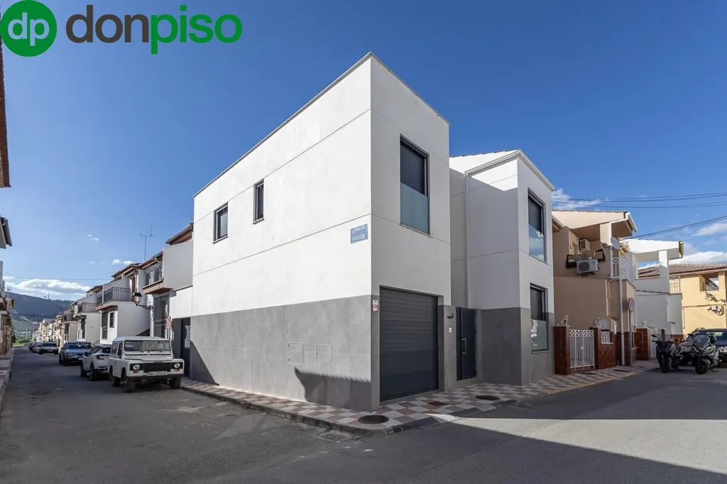 Esterno - Modernised Semi-detached Chalet in Albolote