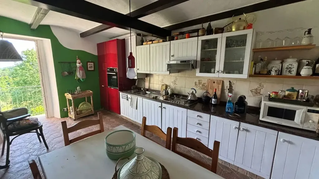 Köök - Restored 19th Century Villa with Pool in Golferenzo
