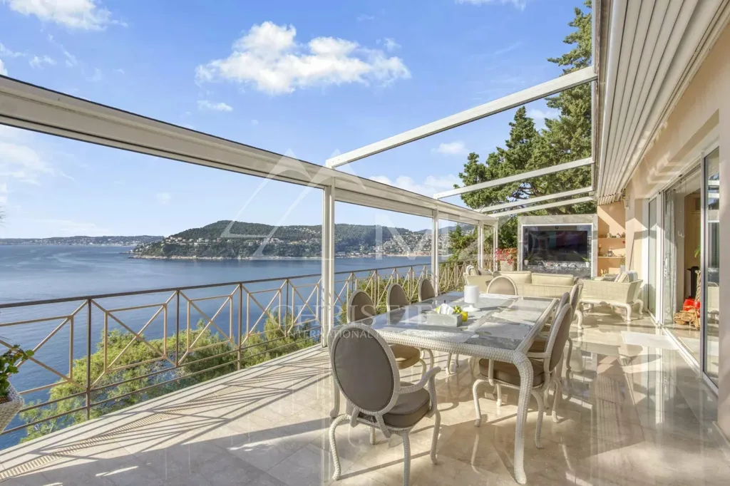 Terrass - Waterfront Villa with Pool in Saint-Jean-Cap-Ferrat