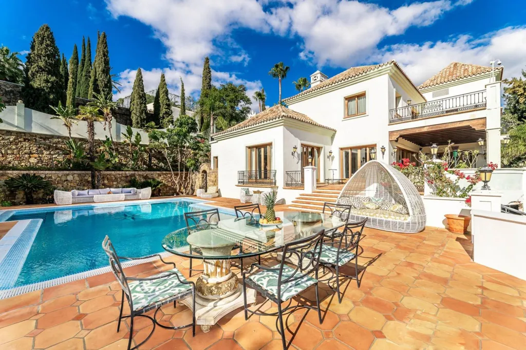 Piscine - Luxury Villa with Pool in Estepona