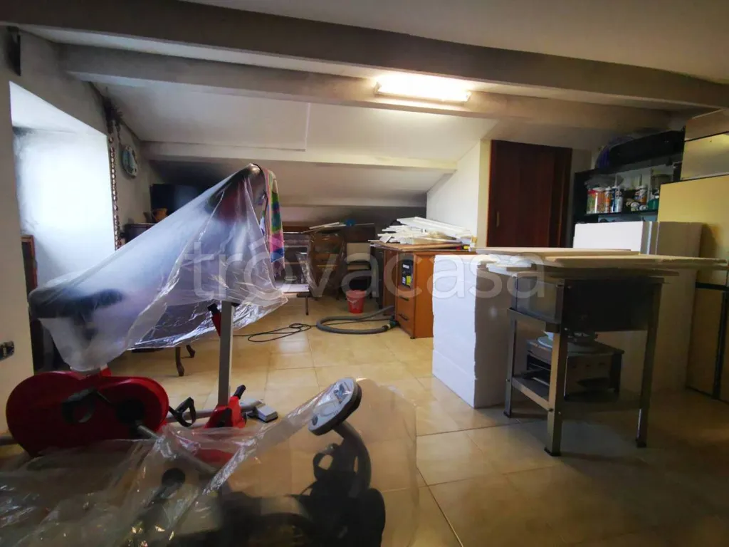 Garage - Rear Terrace House in Tavoleto
