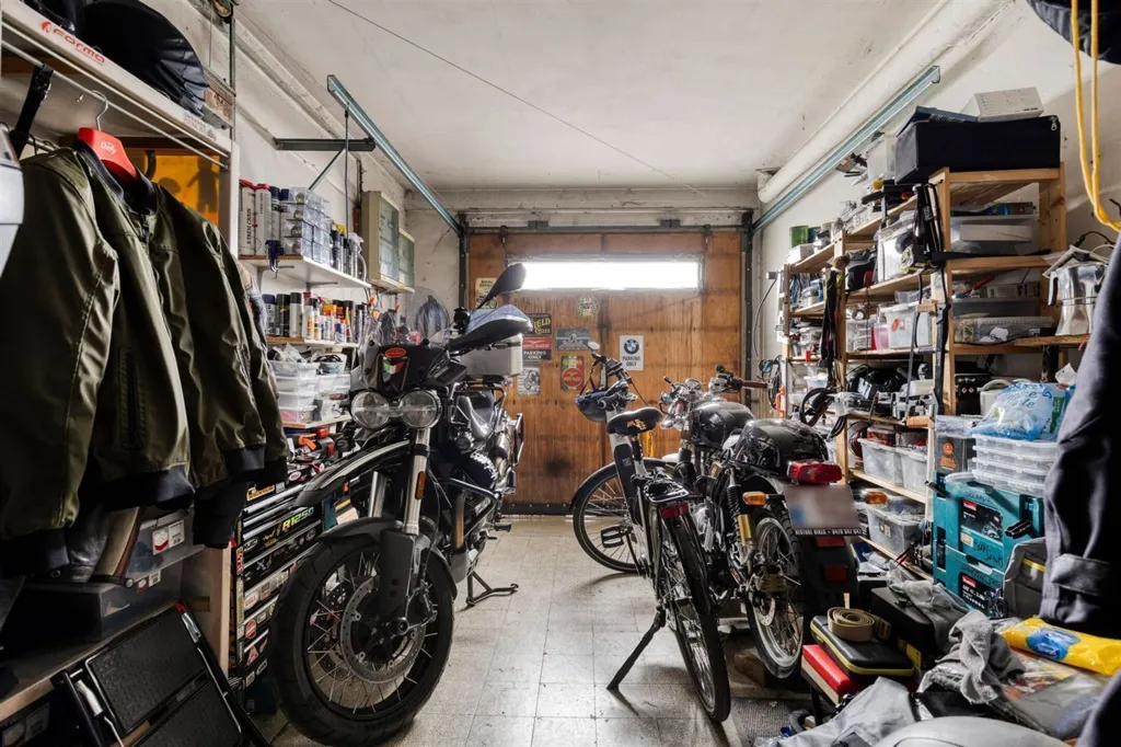 Garage - Maison avec Terrasse à Huizingen