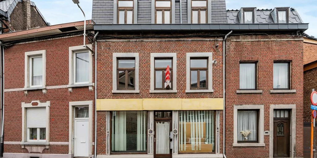 Välivaade - Mixed-Use Property with Garden in Herstal