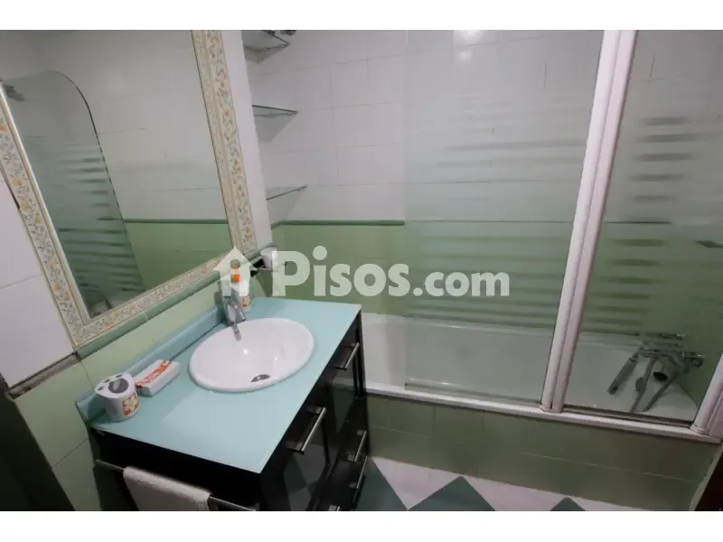 Bathrooms - Apartment with Private Garage in Ciudad Jardín