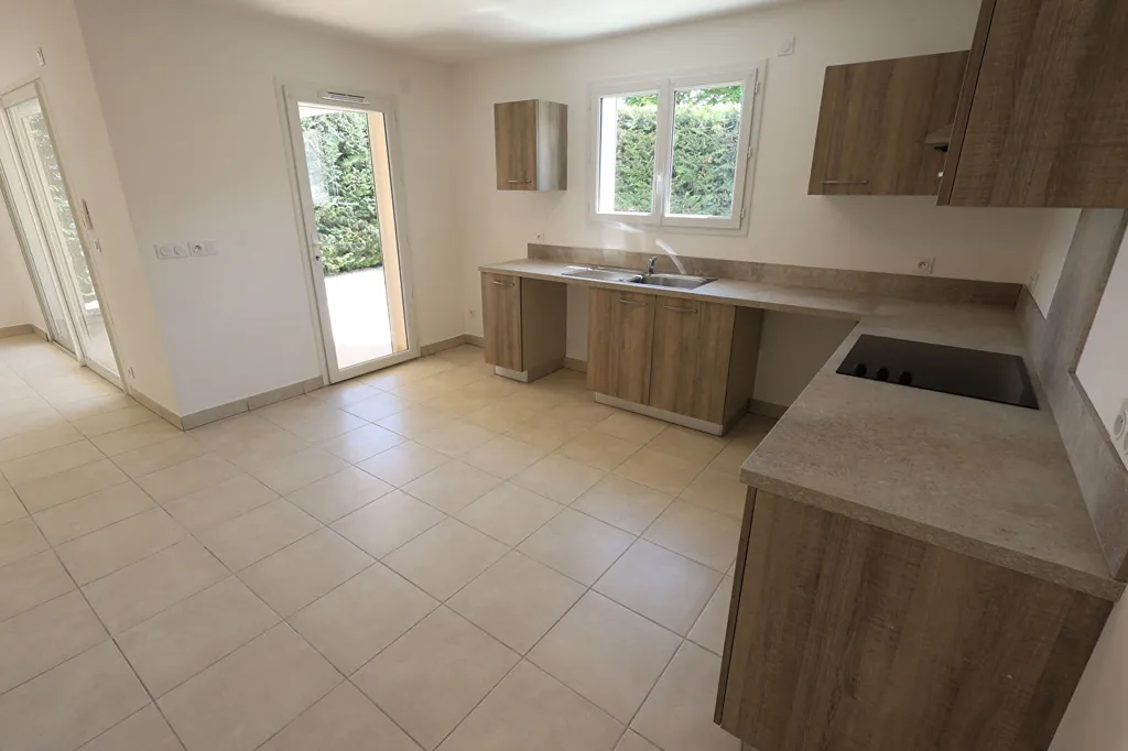 Kitchen - Jumelée Villa with Garden in Speracedes