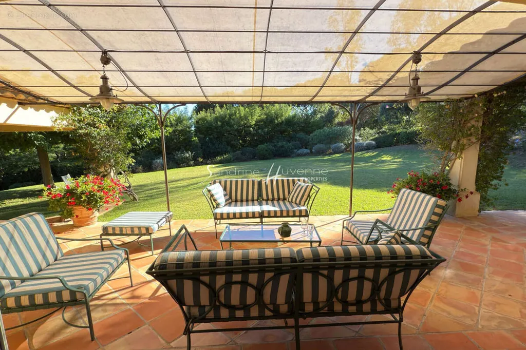 Terrasse - Villa Provençale avec Piscine à La Croix-Valmer