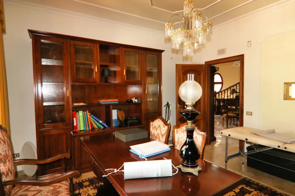 Kabinet - Hilltop Villa with Panoramic Views in Eboli