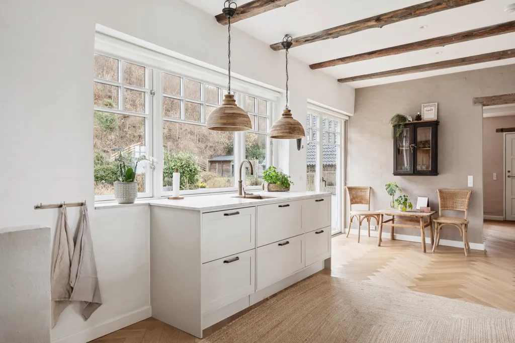 Cuisine - Villa with Sea View in Ålsgårde