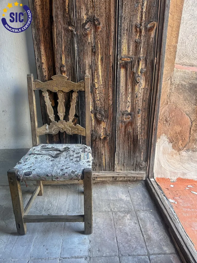 Pièces - Three-Storey House for Restoration in Castellón Centre