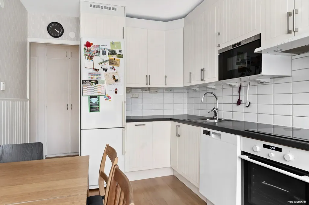 Köök - Apartment with Balcony in Central Alingsås