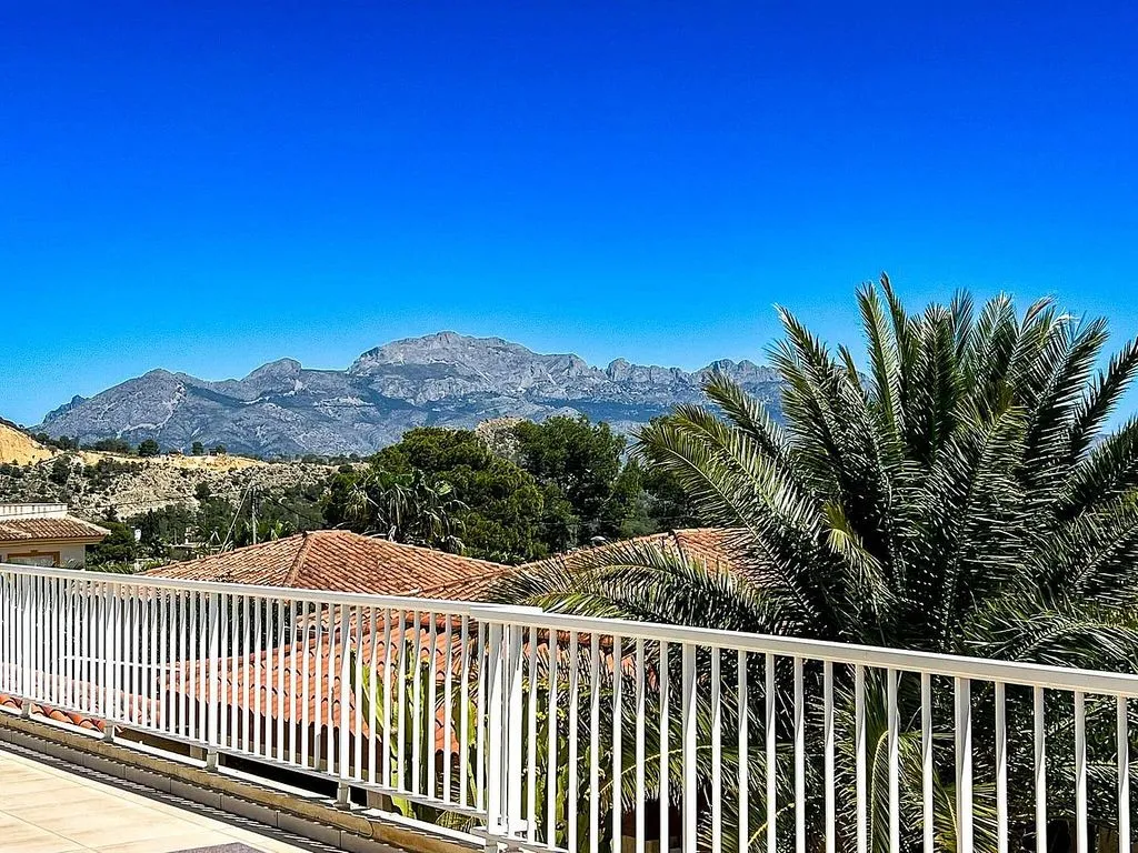 Rõdu - Luxury Detached House with Pool in La Nucia