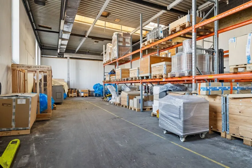 Pesuköök - Warehouse with Large Port in Aarhus