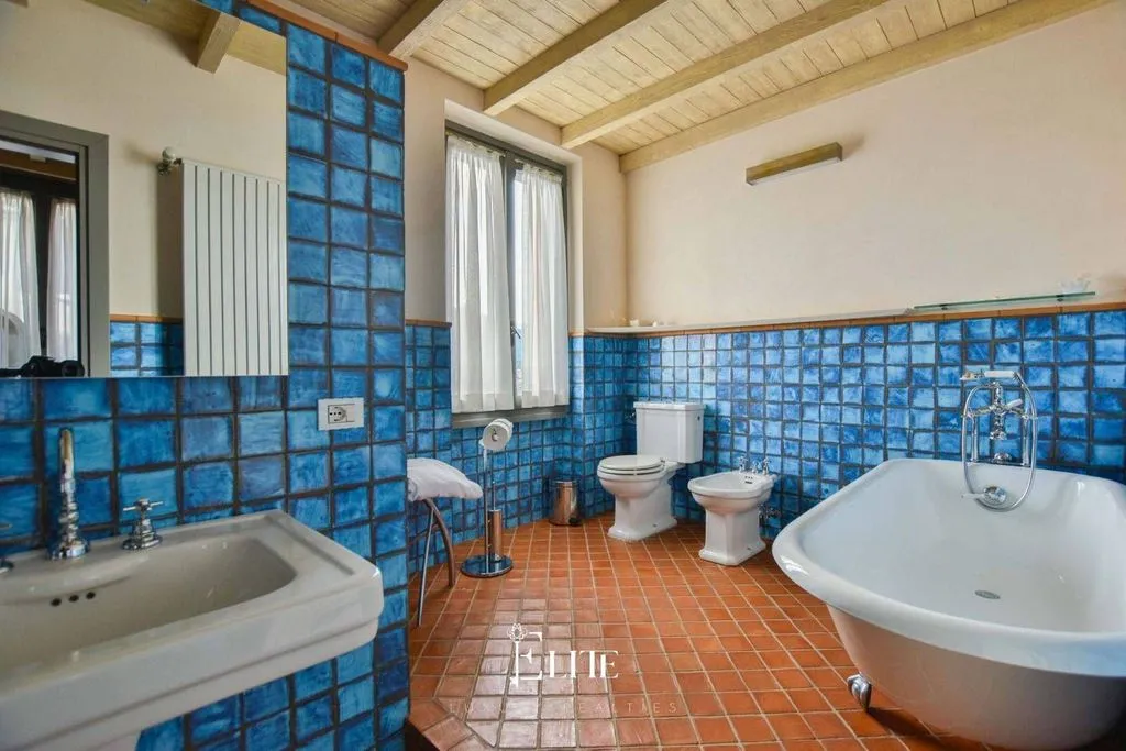 Vannitoad - Historic Villa with Private Garden in Azzate