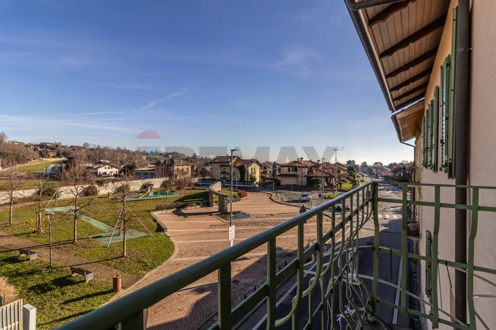 Balcon - Triplex Villa with Garden in Occhieppo Superiore