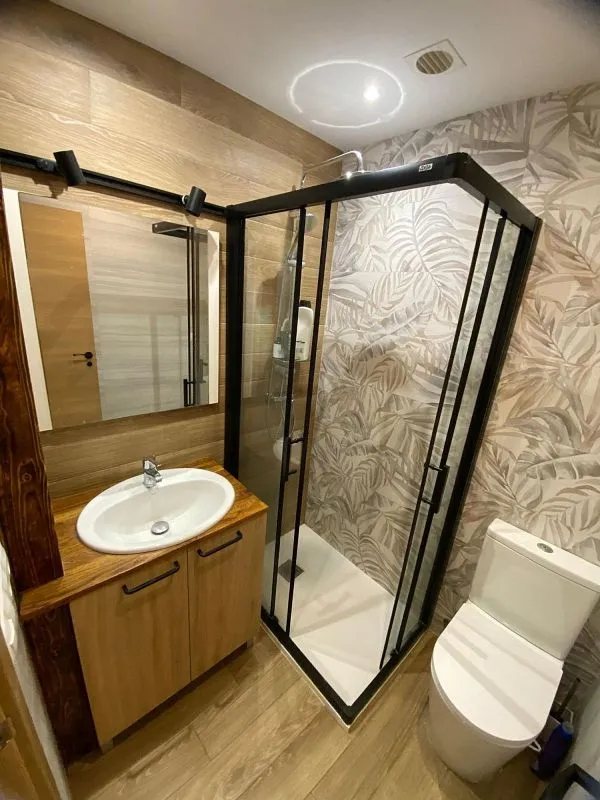 Salles de bain - Modernised Flat with Balcony in Benicalap