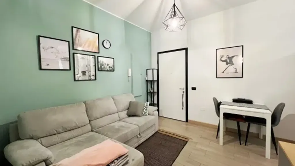 Elutuba - Rear-Facing Two-Bedroom Flat in Milan