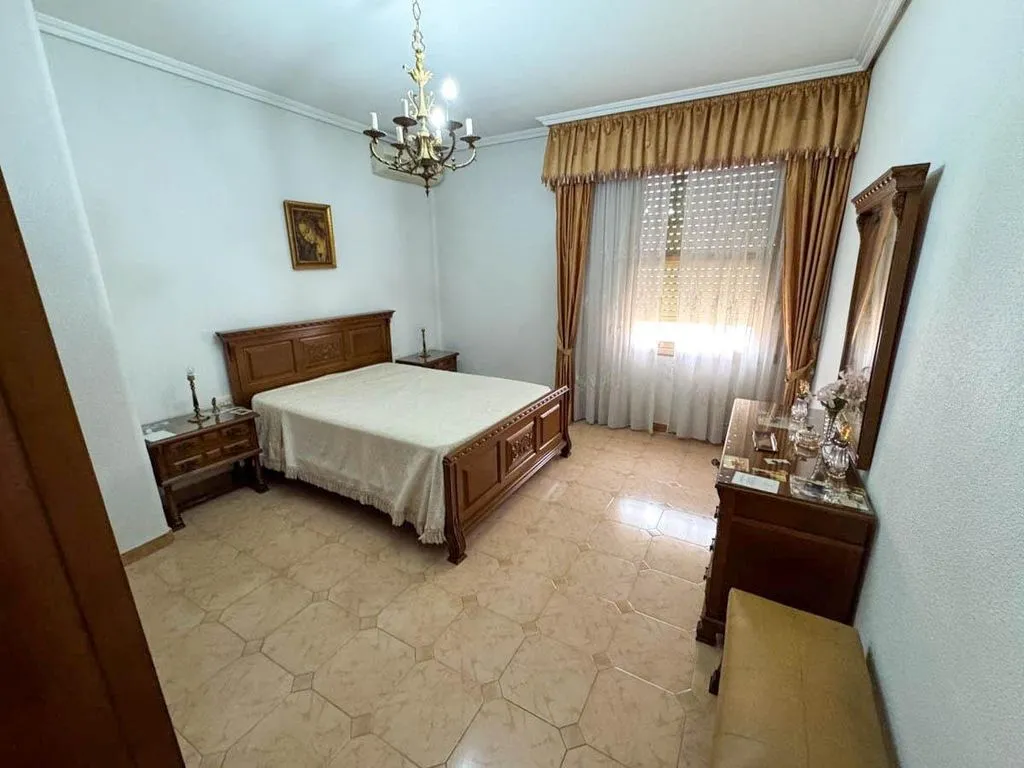 Chambres - Luxury Apartment Complex with Development Potential in Crevillent