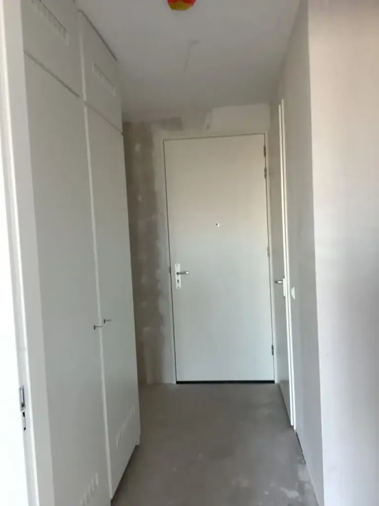 Esik - North-Facing Apartment with Balcony in Amsterdam