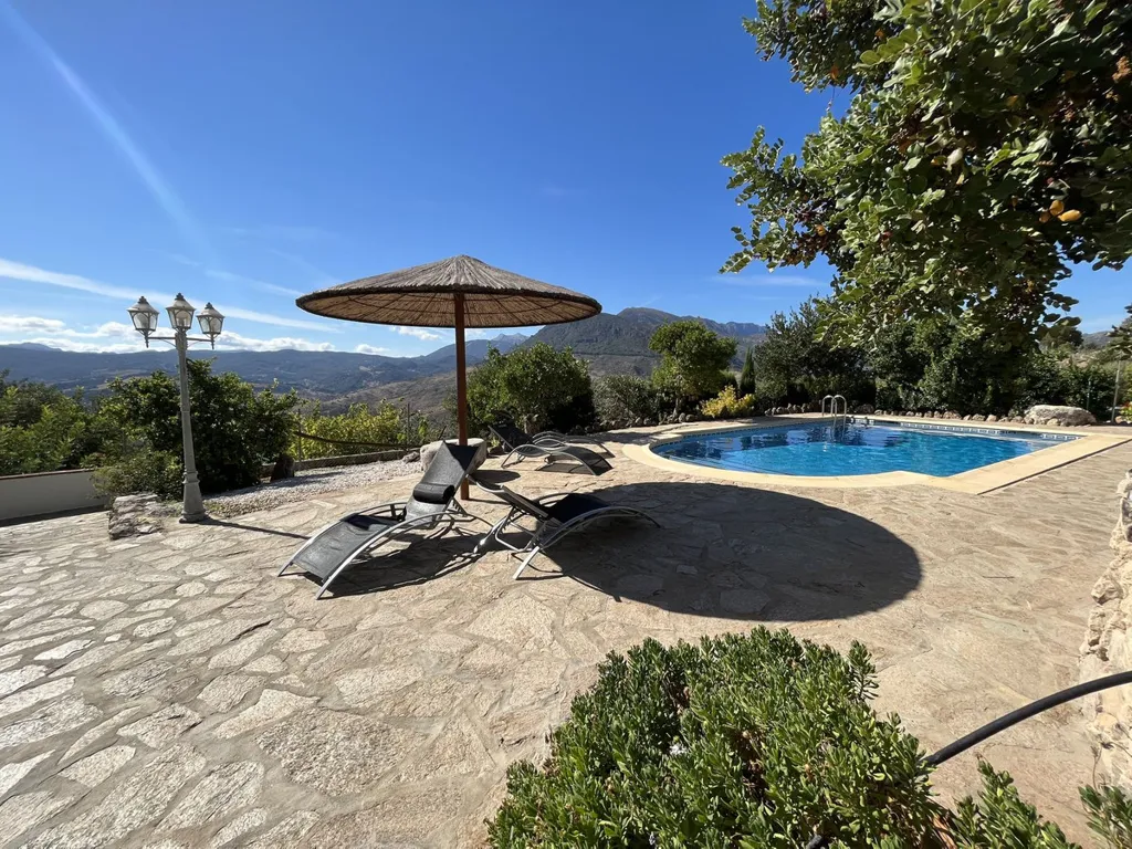 Piscine - Rustic Estate with Natural Setting in Ronda