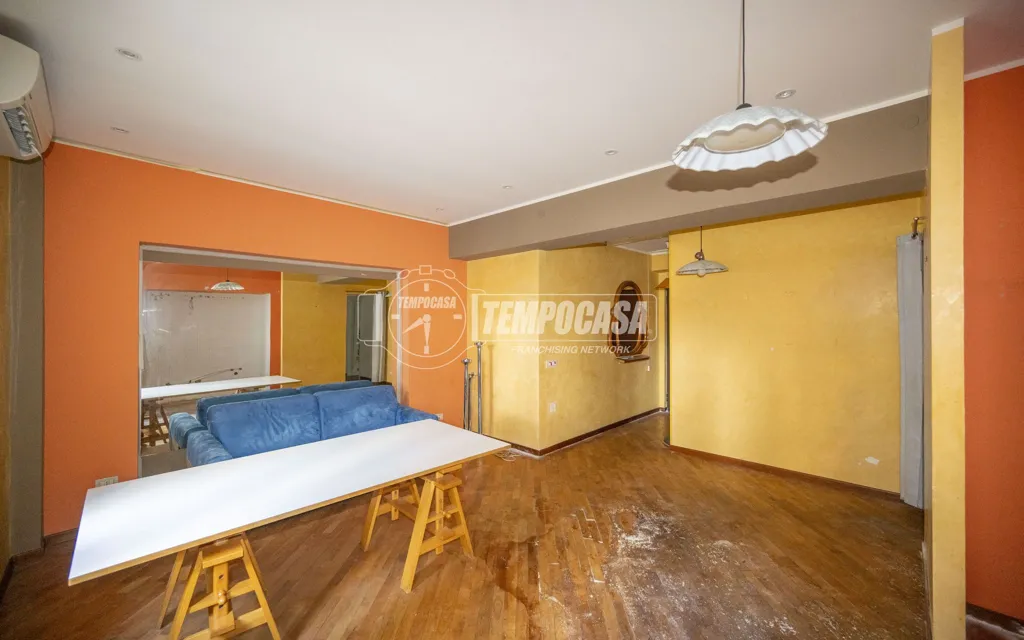 Elutuba - Trilocale with Garage in Messina