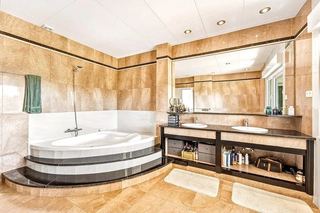 Vannitoad - Chalet with Pool in Afueras