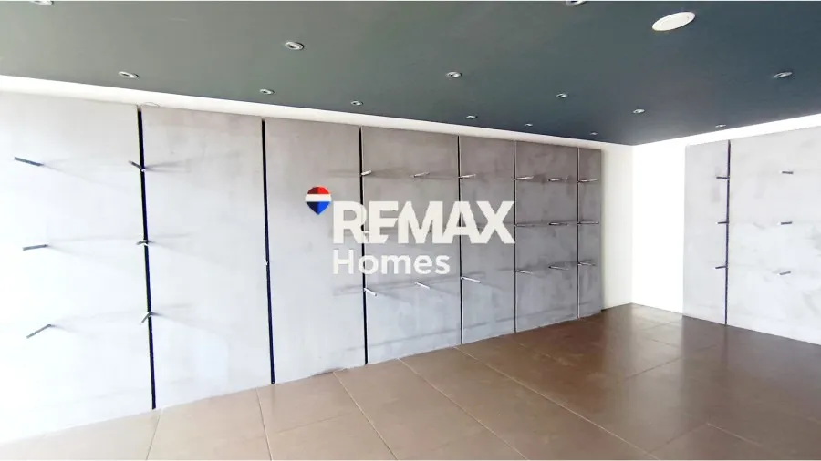 Pièces - Retail Unit with High Footfall in Agia Paraskevi