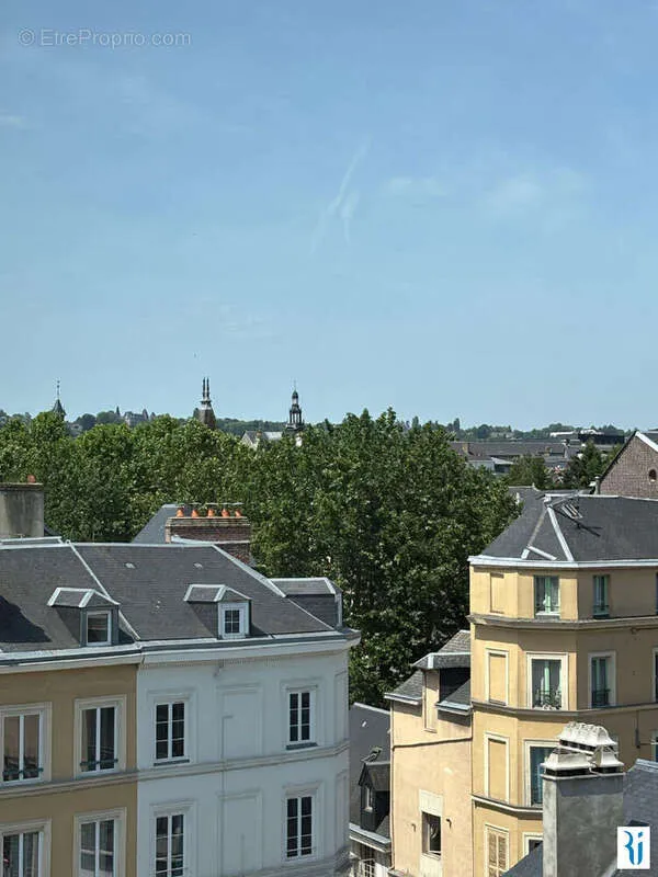 Rõdu - Atypical Flat with South-Facing View in Rouen