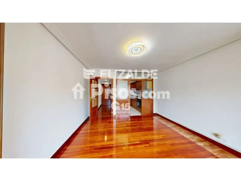 Esik - Apartment with Balcony near Hernani Town Centre