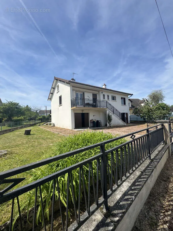 Extérieur - Maison avec Balcon et Jardin à Châtenoy-le-Royal