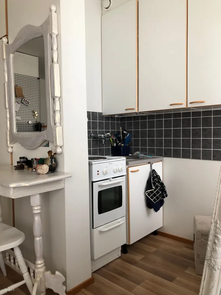 Köök - Bright Studio with Balcony in Kontinkangas, Oulu