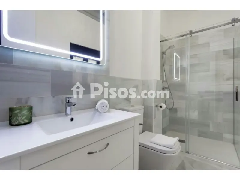 Vannitoad - Modern Two-Bedroom Apartment in Seville